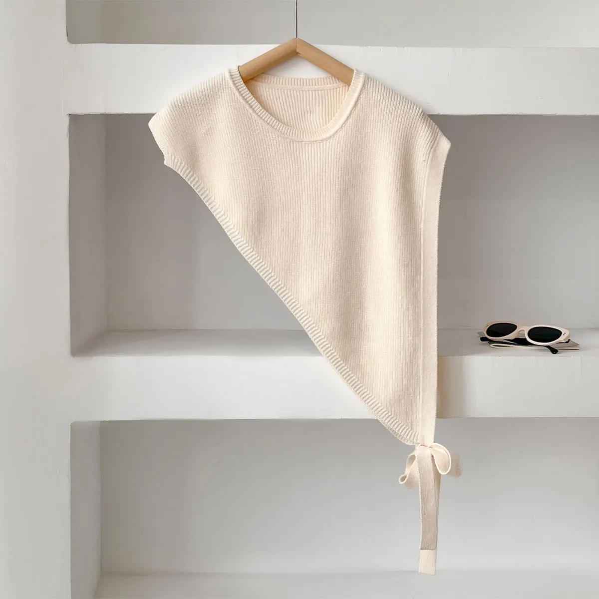 2025 Spring and Summer Fashion Versatile Women's Skew Triangle Shawl Women Match Coat Woolen Knitted Pullover Slit Cape Designer