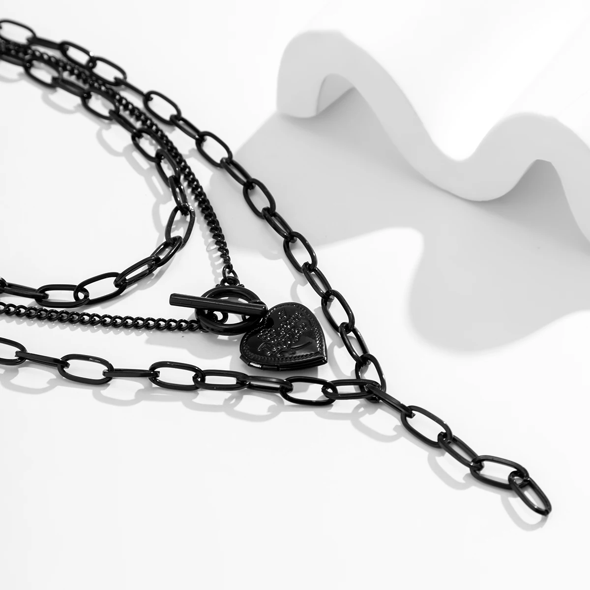 Collana girocollo con ciondolo stella nera gotica per donna