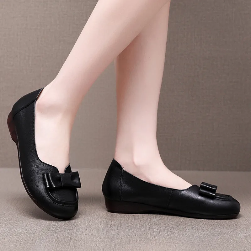 GKTINOO Spring Autumn Fashion Ladies Shoes Women Casual Flat Heels Ladies Flats Feminino Genuine Leather Slip on Plus Size 43