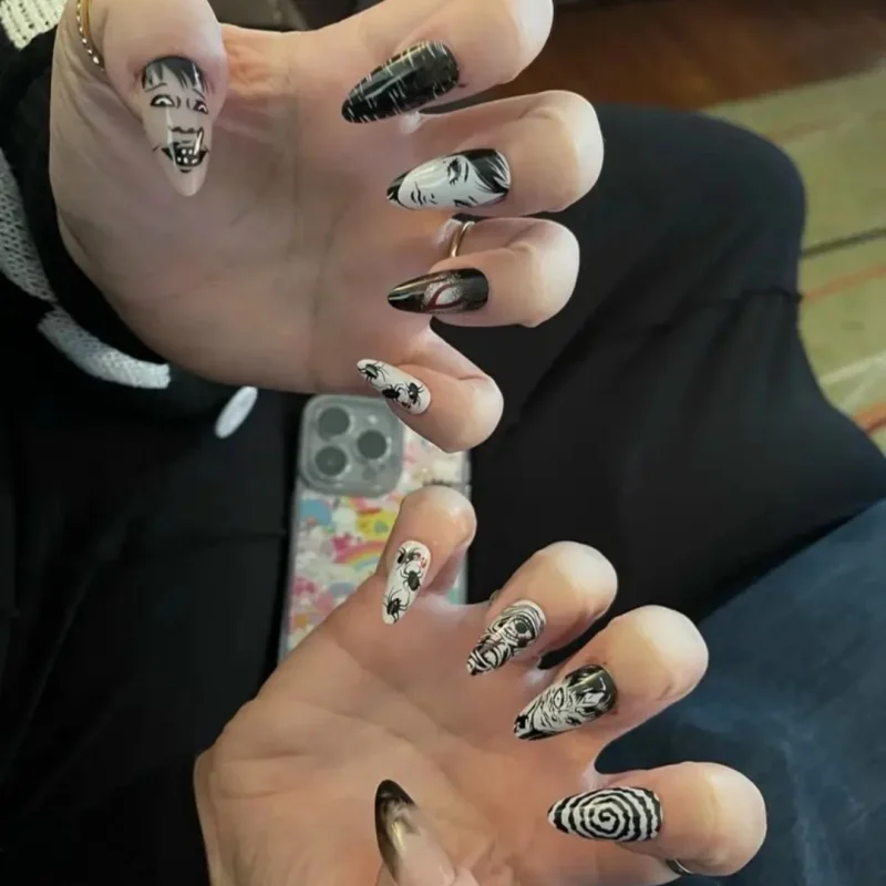Fake nails 24Pcs Horror Comic Tomie Press on Nails Almond Glossy Black Japanese Anime Nails Reusable Halloween For Girls