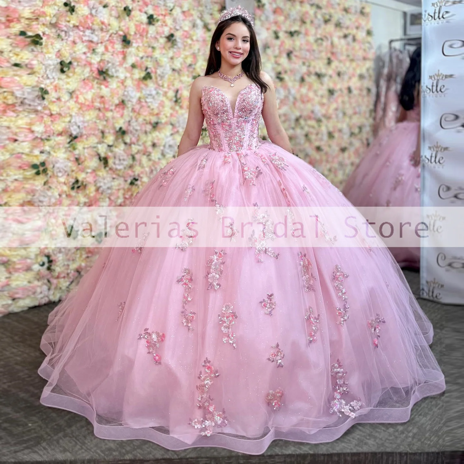 

Sweet Pink Quinceanera Dress For Mexican Girls Appliques Sequined Sleeveless Court Train Formal Party Gowns Princess Ball Gown