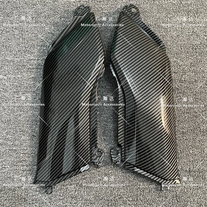 

Motorcycle fuel tank lower side plate fairing is applicable to Kawasaki Z900 2017 2018 2019-2021 carbon fiber paint