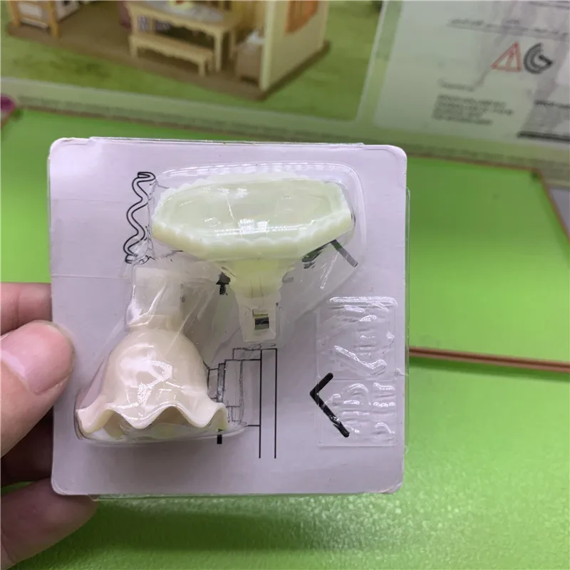 Authentic Japanese senbell family play house toy doll animal doll mini decoration Lamp