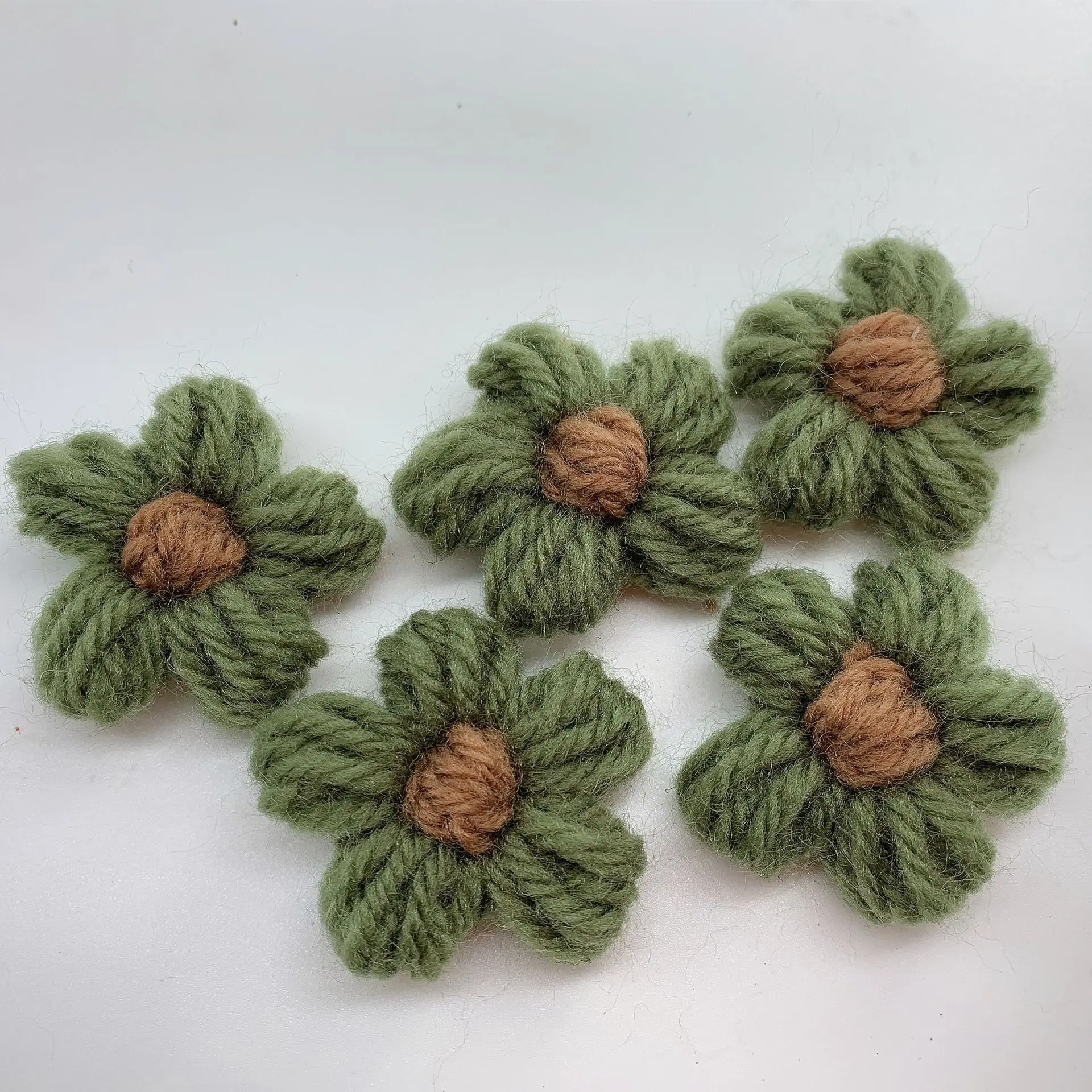 Hand-Woven Flower Wool Crochet Yarn Textile Flower Handmade Weeding Flowers Clothing accessories colorful puff flower 20pcs crochet yarn