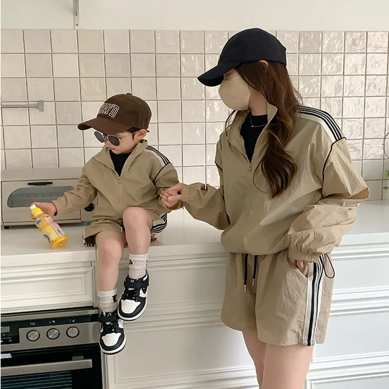 

Family Matching Outfits for Summer Khaki Sunscreen Clothing Patchwork Coat+shorts Set for Mother and Daughter E23X73