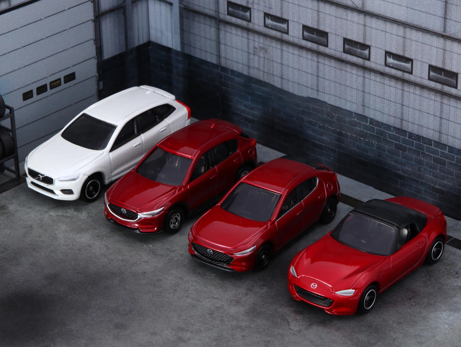 TOMY Mazda MX5 Mazda3 VOLVO XC60 C40 Alloy Car Diecasts & Toy Vehicles Car Model Miniature Scale Model Car For Children 3