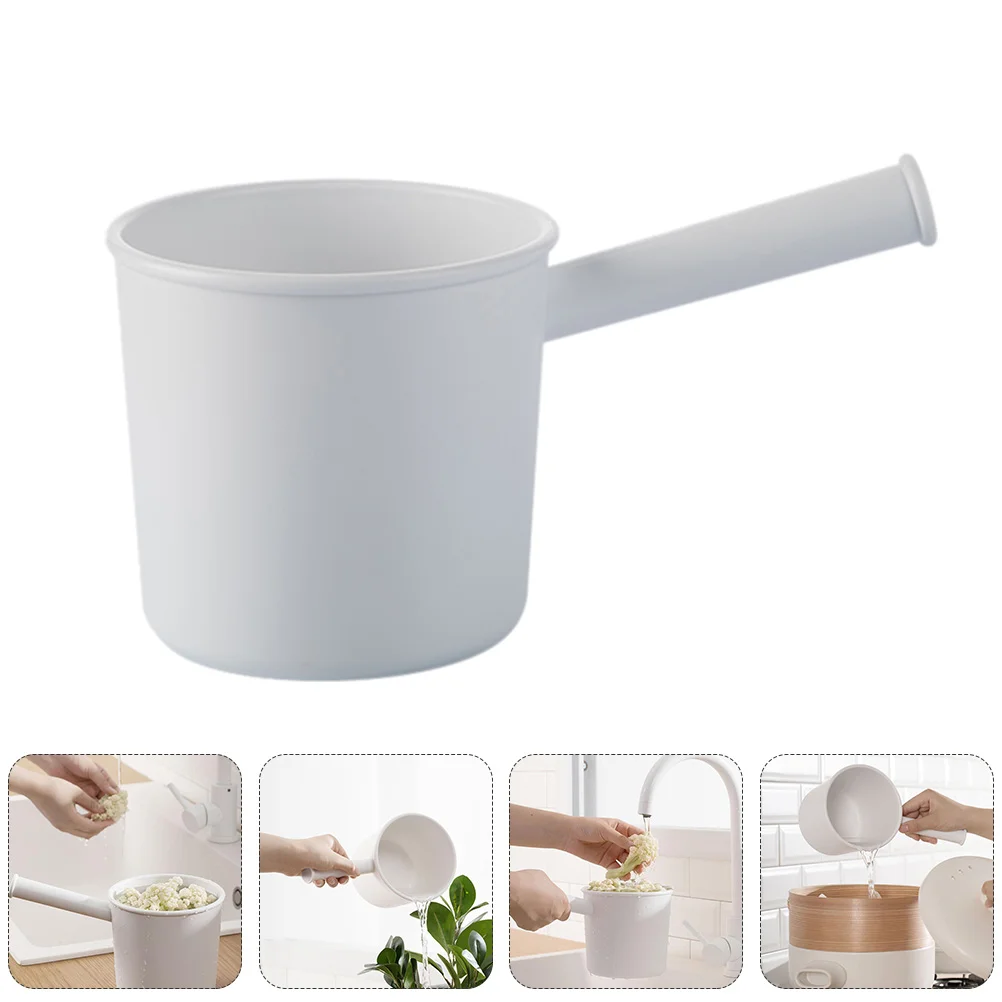 1Pc Plastic Water Ladle Practical Kitchen Long Handle Water Scoop (White) Spoon Bath Spoon Long Handle