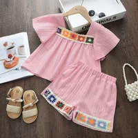 Costume pour enfants, Style vacances, couleur unie, broderie de fleurs, col carré, haut à manches courtes + Short, ensemble deux pièces, été 3