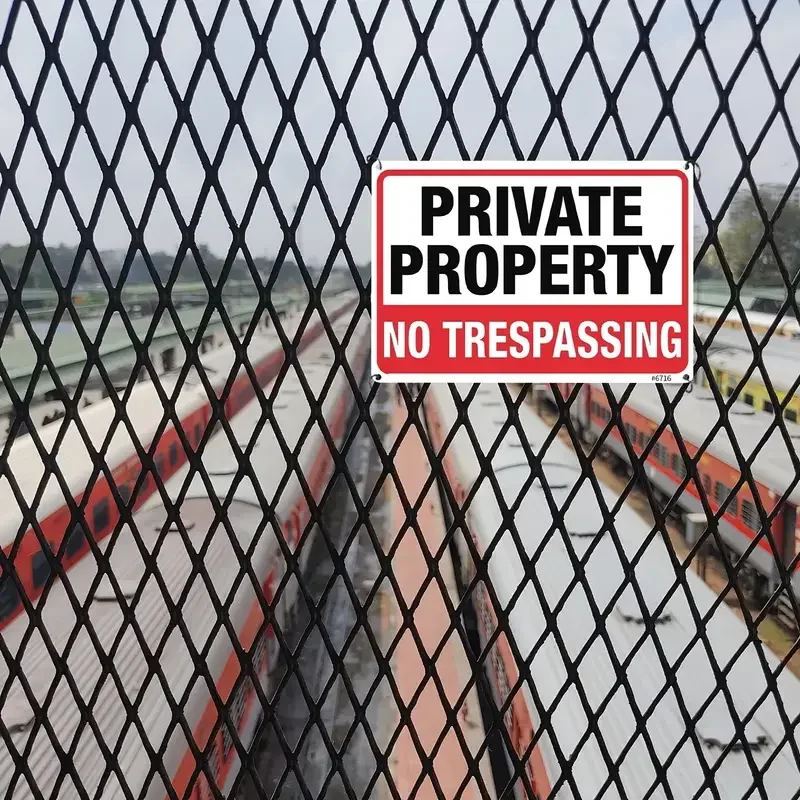Private Property No Trespassing Sign - Durable Rust-Free Aluminum, 20x30 cm, Indoor & Outdoor Use