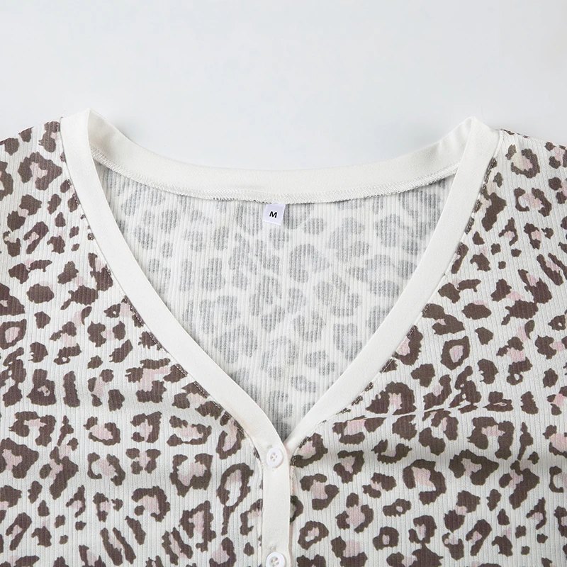 Stylish Women Leopard Print T-shirt Y2K Street Outfits Ribbed Long Sleeve Button Up Fitted Cropped Top Casual Retro