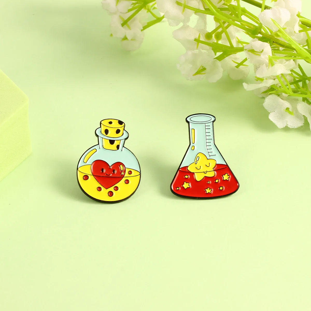 

Creative Chemistry Tube Enamel Pins Cute Love Science Experiment badge Punk Costume Accessories Jewelry Gift Cute Lapel Brooch