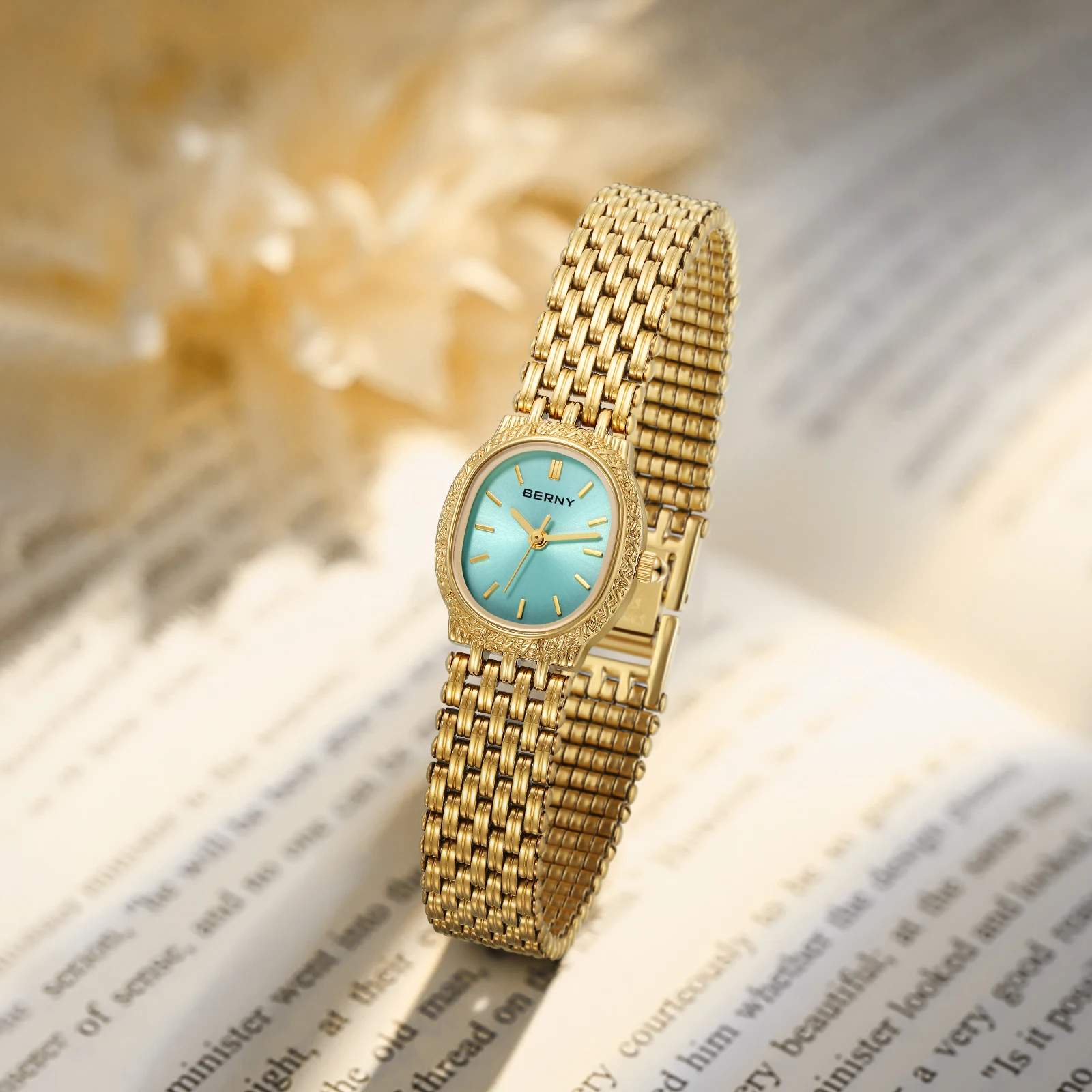 Рисунок 3 - Часы женские кварцевые с маленьким циферблатом