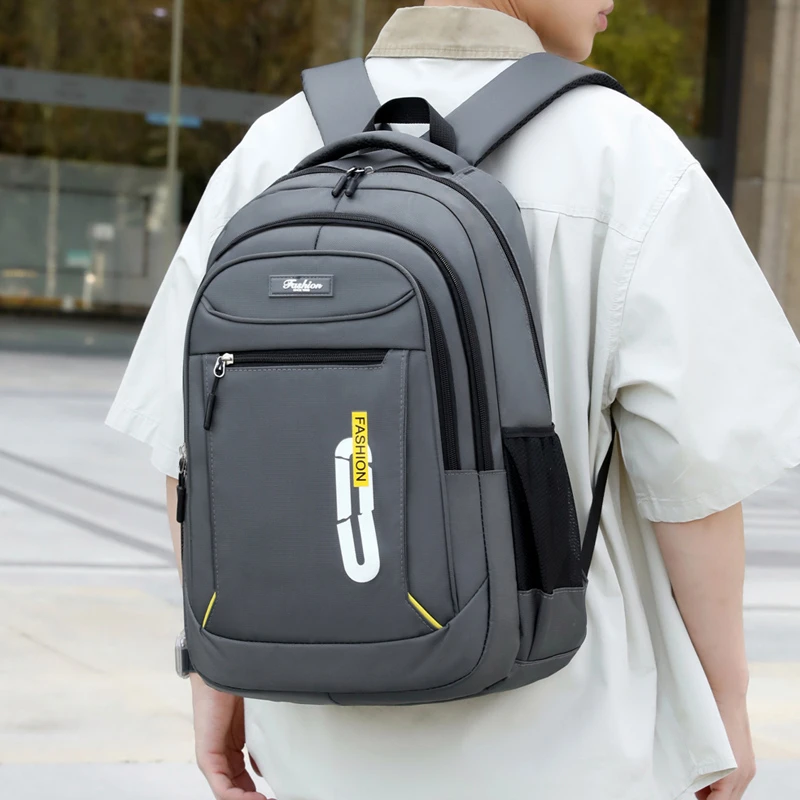 Large-capacity business travel backpack - laptop bag, equipped with adjustable shoulder strap, suitable for work or leisure use,