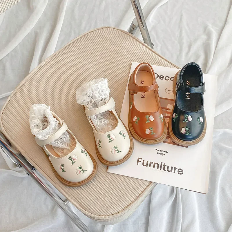 Leather Kids Dance Shoes with Flowers Embroidery for Girls