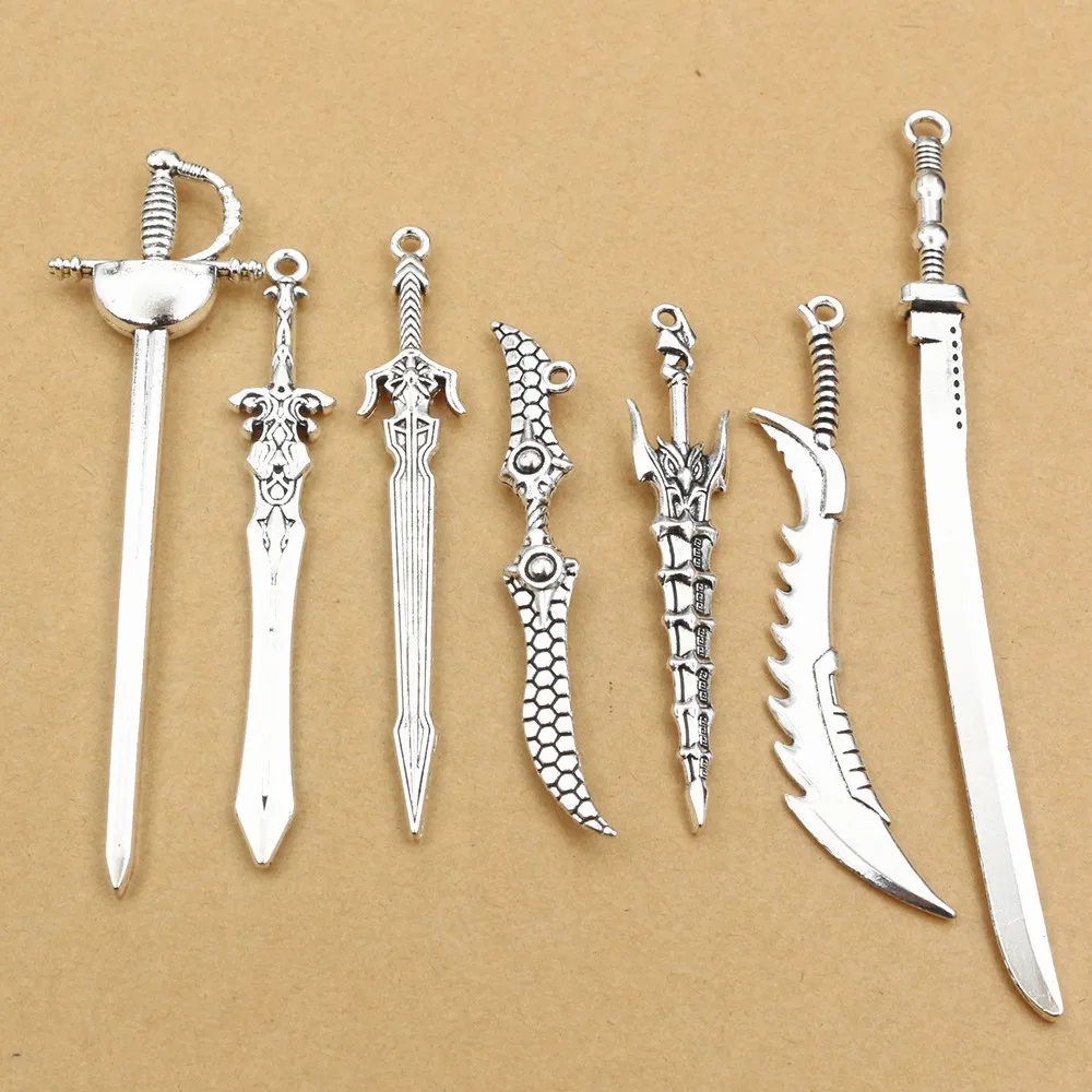 10 Stück antike versilberte Legierung Metall Schwert Klinge Charms Pedants DIY Schmuck Herstellung Zubehör Ergebnisse