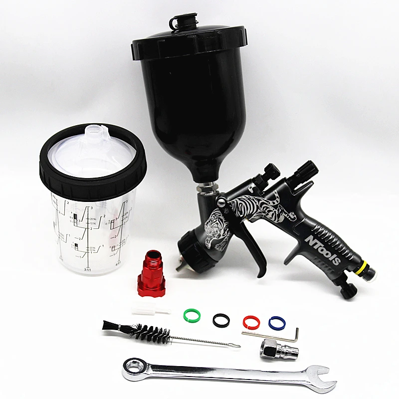 1.3/1.8mm Spray Gun With 400CC Mix Tank And Adpater Car Paint Gun Varnish Paint Sprayer /Air Spray Gun/Air Tools paint spray gun