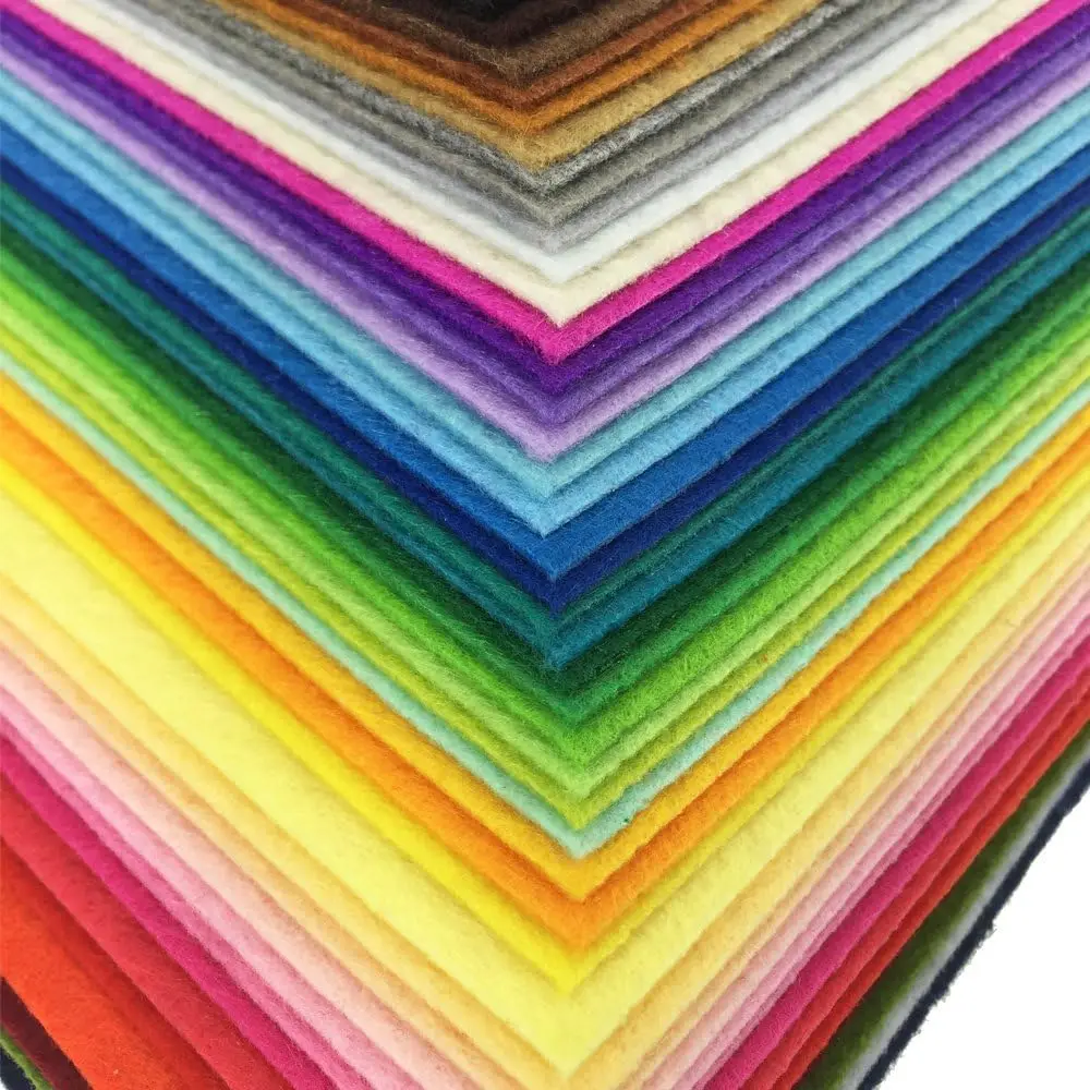 20×30cm 얇고 내구성 있는 펠트 원단은 다양한 색상으로 제공되며, 수공예품 제작, DIY 공예 및 바느질에 적합합니다.
