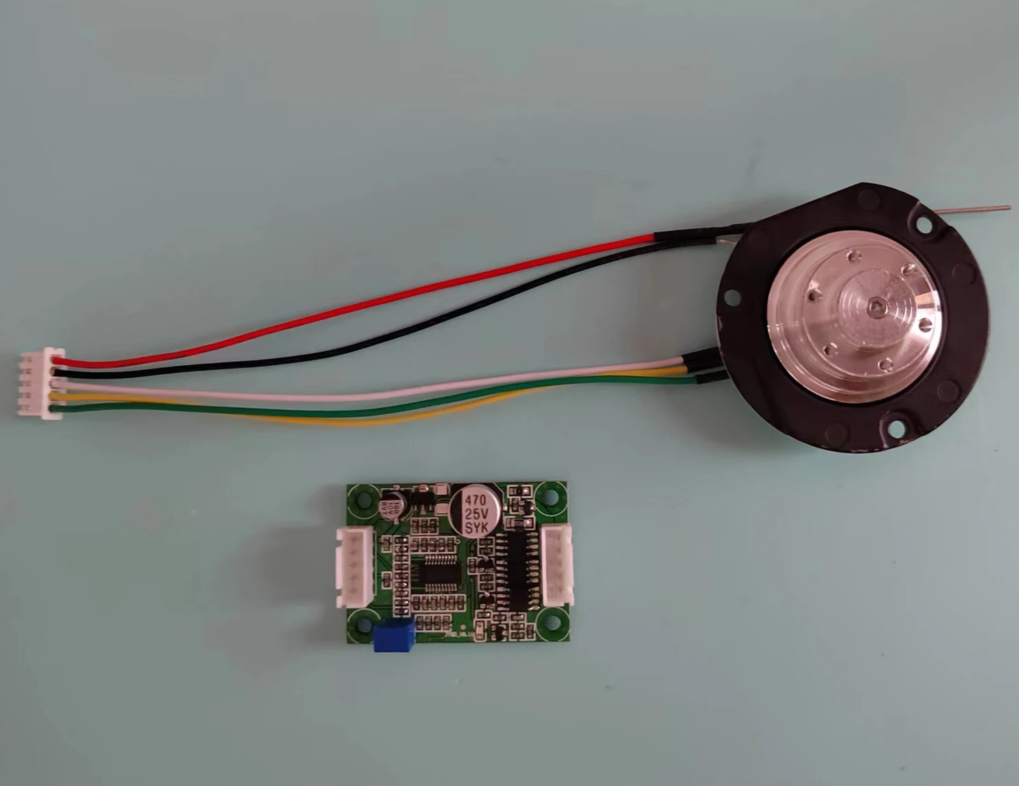 하드 디스크 모터, 광학 드라이브 모터, 드라이버 보드 컨트롤러, 소형 내장 무단 속도 조절, 정방향 및 역방향