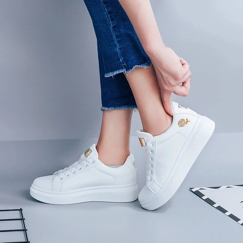 Tenis Feminino Small White Shoes Women Sneakers Sports Casual Flat Skateboarding Shoes Lace-Up Leather Girls Walking Shoe women shoes sports board shoes women running shoes women basketball shoes