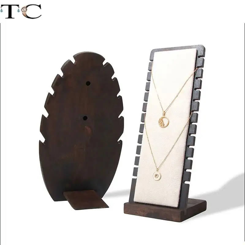 Рисунок 5 - Вешалка для демонстрации ювелирных изделий из ореха