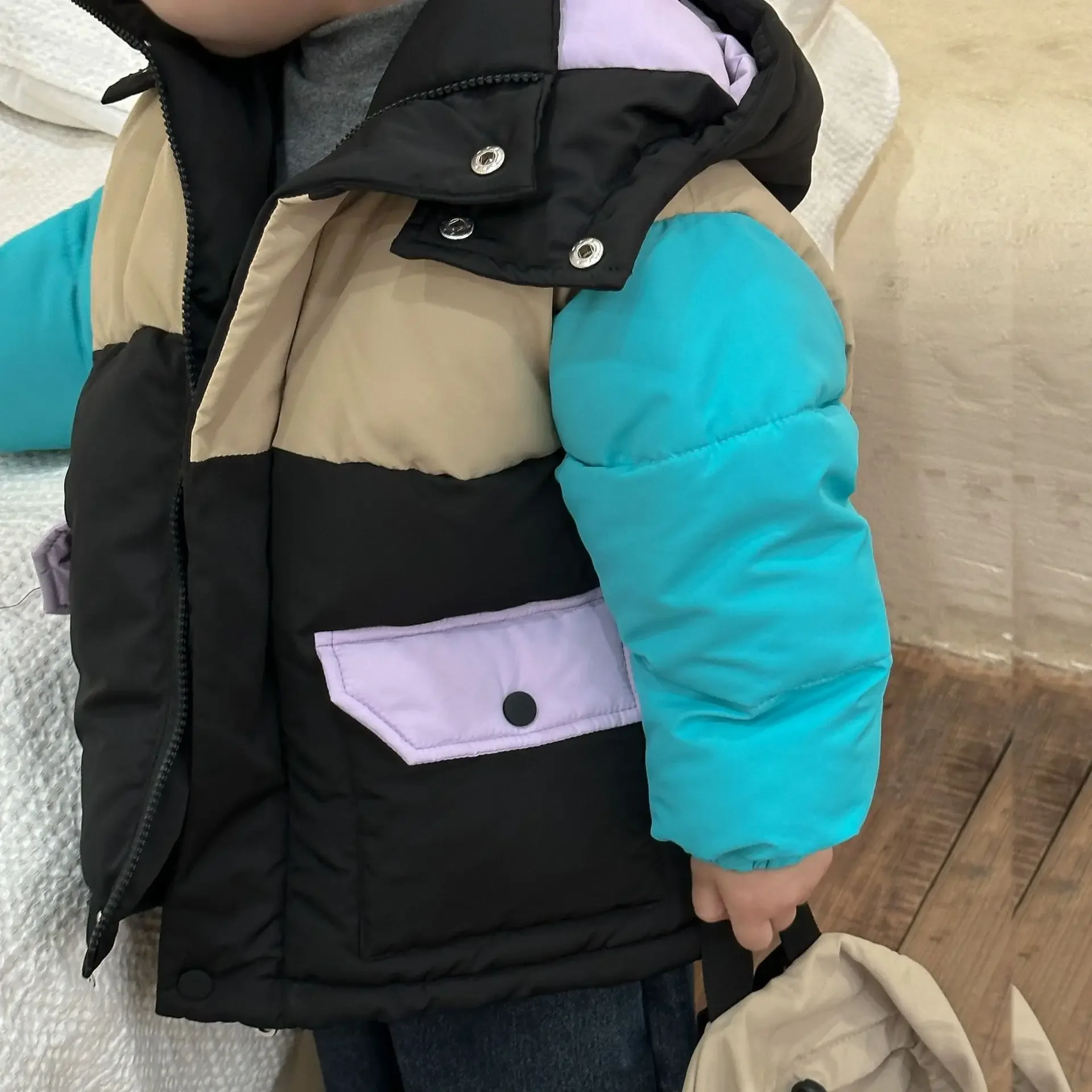 

Down Cotton Winter New Children Clothing Contrasting Colors 2023 Hooded Thick Warm Boys Girls Simple Fashion Loose