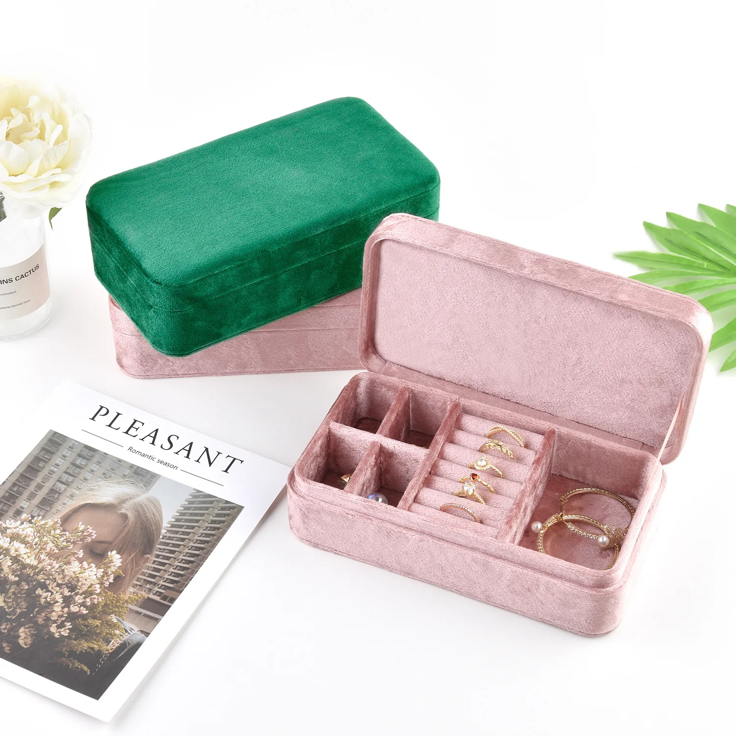 Velvet Travel Container Portable Velvet Jewelry Clamshell Ring Studs Storage Box Bracelet Earrings Jewelry Box