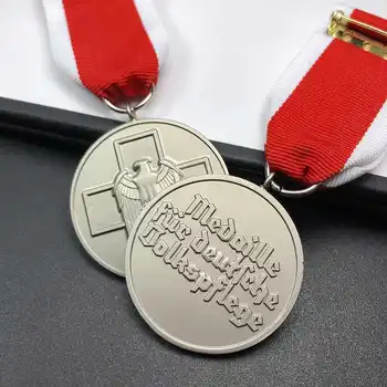 Germany Second Level Social Welfare Cross Badge War Memorial Circular Brooch Pendant Ribbon Medal Decoration Crafts 1PC