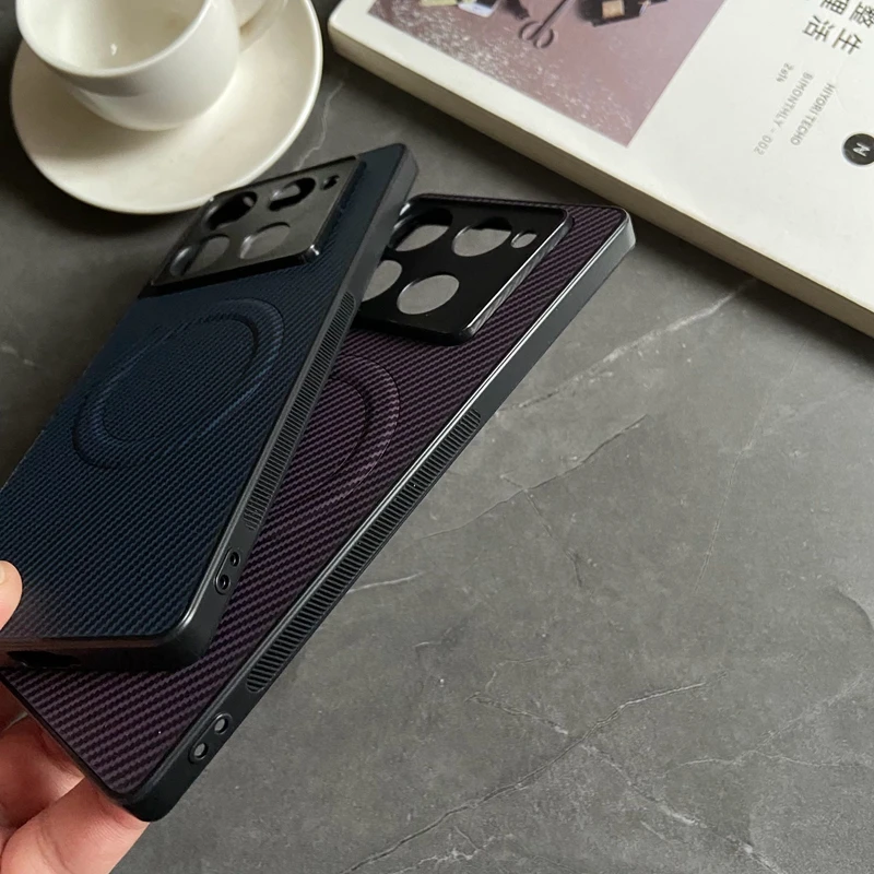 Magnetic Carbon Fiber Texture Leather Case with Mag-Safe Compatibility