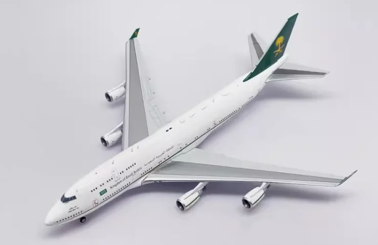 Diecast 1:400 Scale JC Wings Saudi Airlines B747-400 HZ-HM1