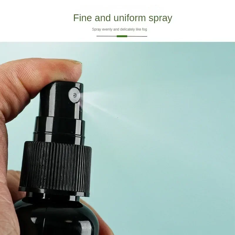 Compact Refillable Spray Bottle for Perfume and Cosmetics - Travel-Ready Hydration Solution