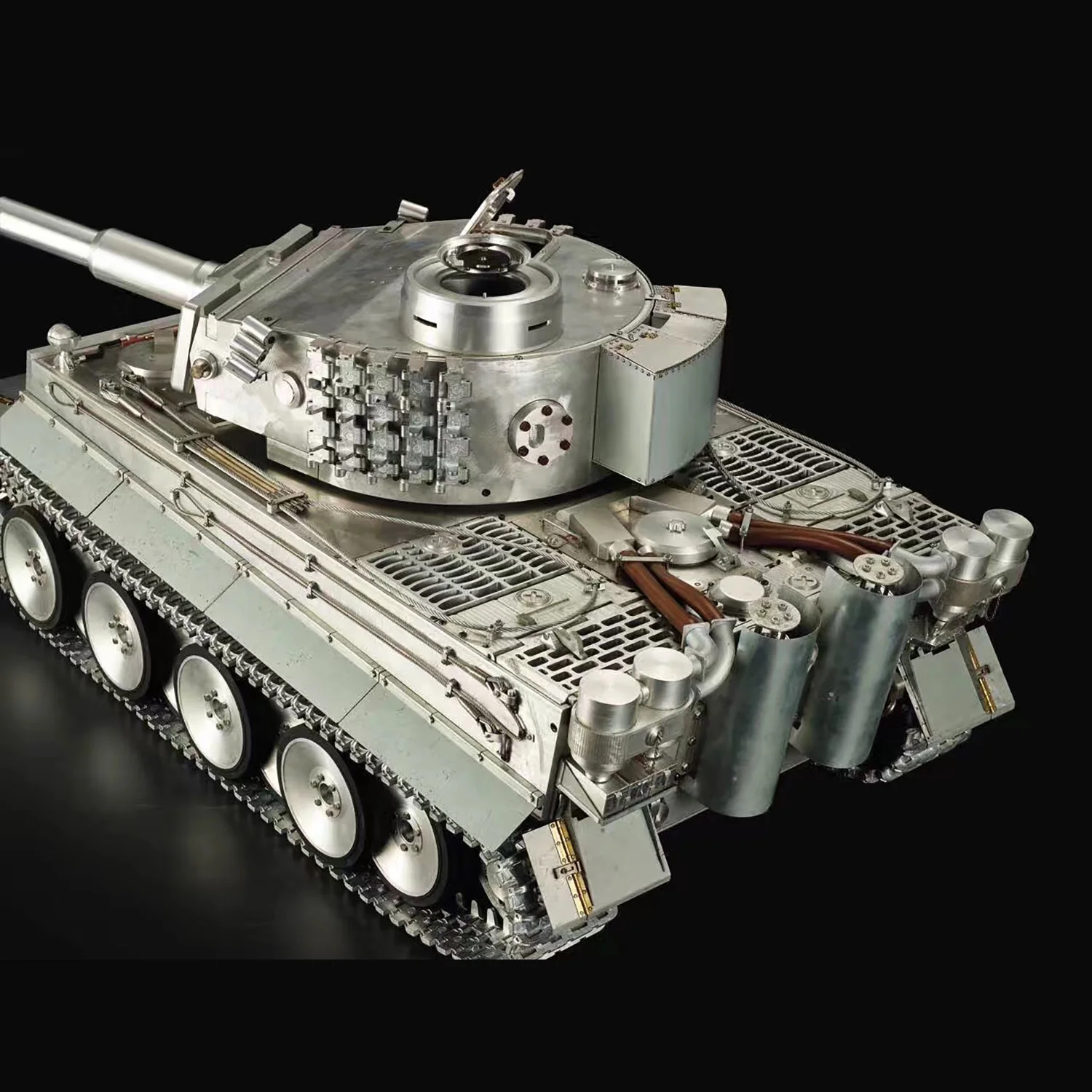 Heng Long 1/6 Heavy Full Metal German Tiger I RTR RC Tank 3818 Tracks Barrel Recoil Remote Control Vehicle Toys for Adults 2