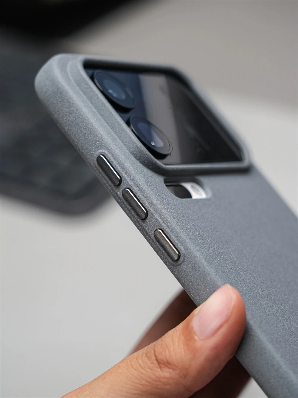 Luxury Solid Color Rock Sand Frosted Soft Silicone Case with Magnetic Wireless Charging Capability