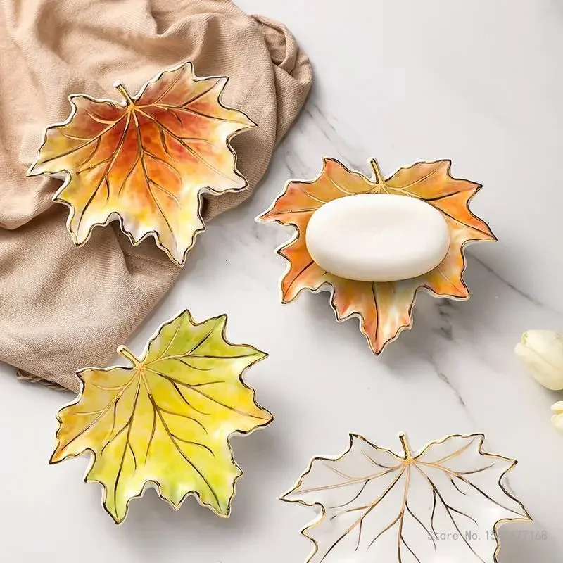 Creative Light Luxury Maple Leaf Soap Box, Storage Rack Ceramic Home Bathroom Supplies No punching Draining Water Soap dish, 1Pc