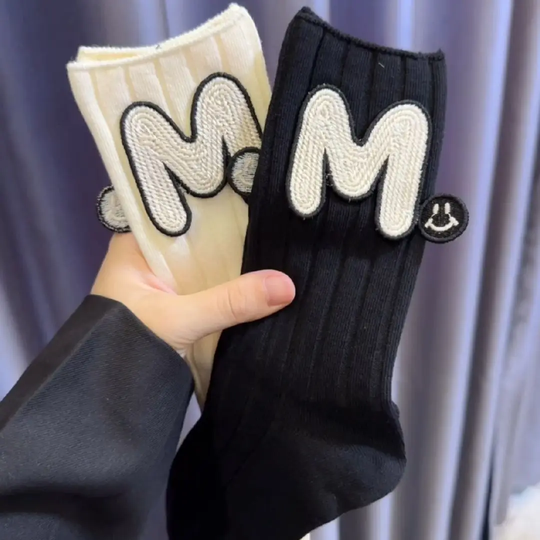 

3 Pairs Solid Color Letter M Label Smiley Socks Soft Socks Women's Mid-tube Socks Personality Fashion Trend Cotton Socks