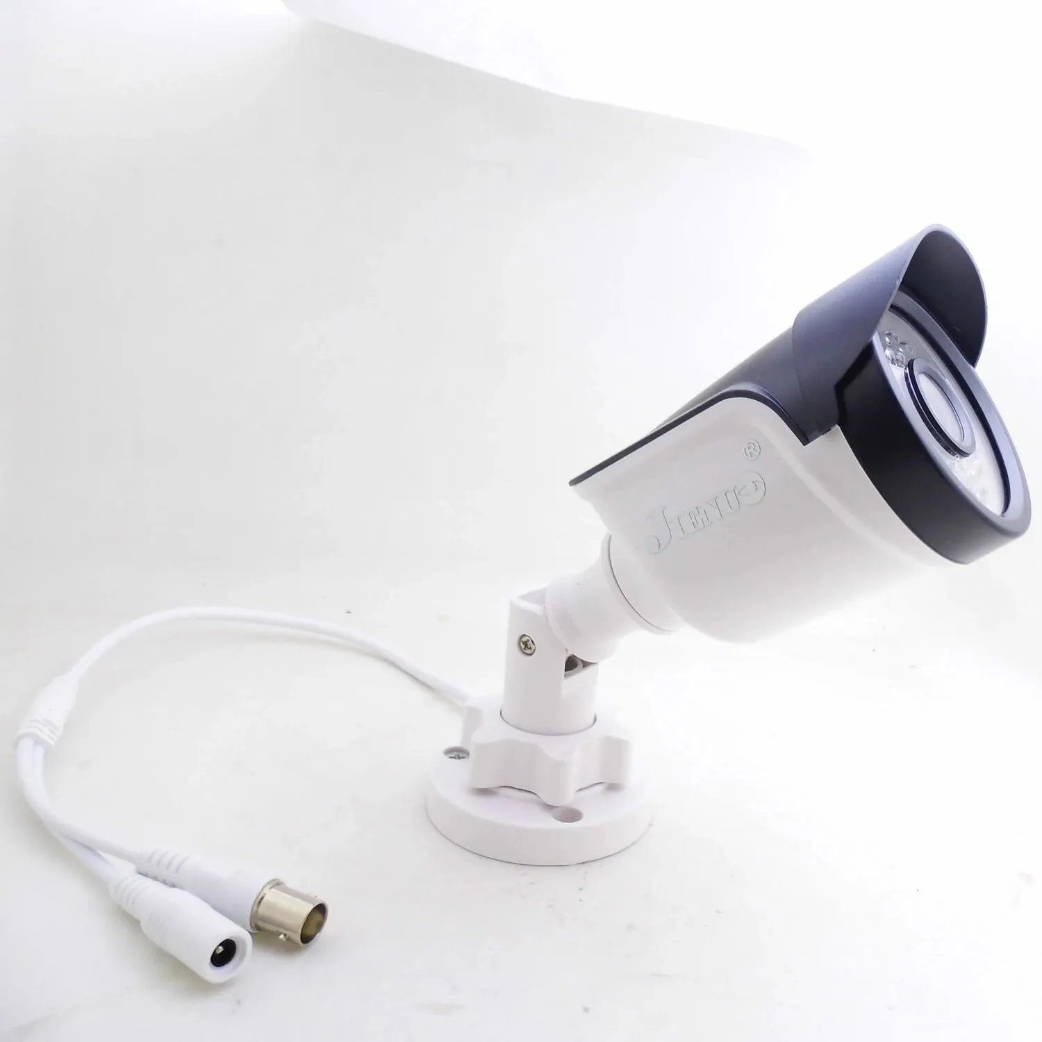 Cámara IP66 mostrando conector