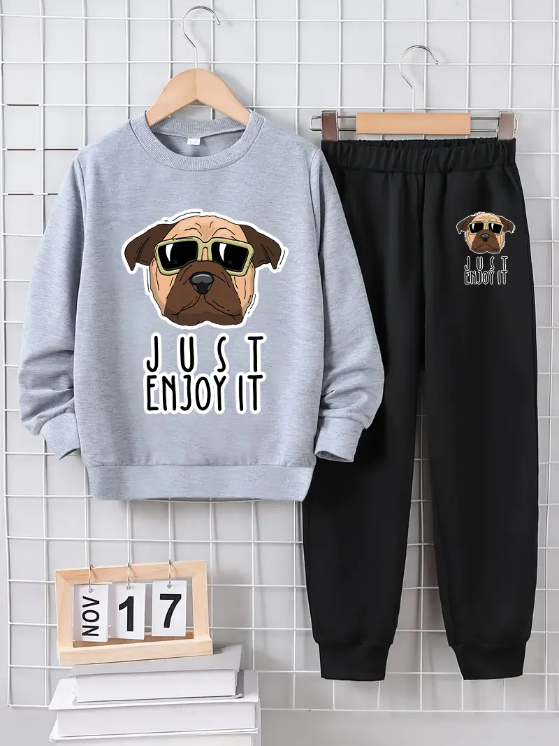 A Two-Piece Casual And Fashionable Boys' Round-Neck Sweatshirt And Sweatpants Set