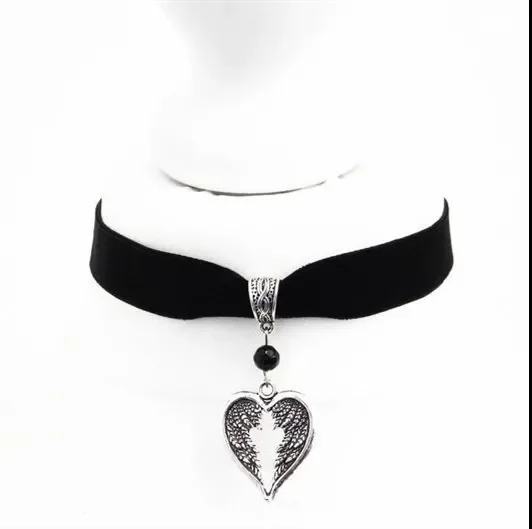 

Vintage Fashion Personality Black Heart Shaped Collar Hip Hop Punk Wings Necklace Banquet Jewelry Accessories Gift