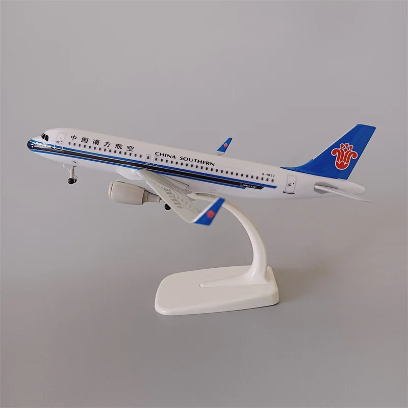 

Литая модель самолета 20 см из металлического сплава China, Южный Аэробус 320 A320 Airlines, модель самолета для летательных аппаратов с колесами, посадочные машины