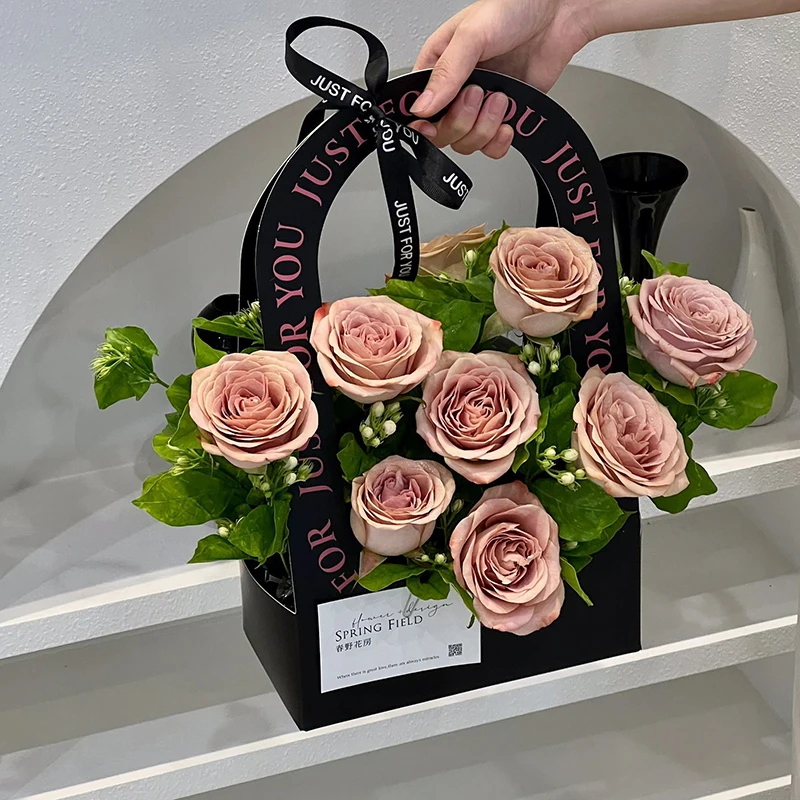 

4PCS Flowers Arrangement Kraft Paper Bag Folding Portable Flower Packaging Box Waterproof Flower Basket Gift Bag Tote Bags