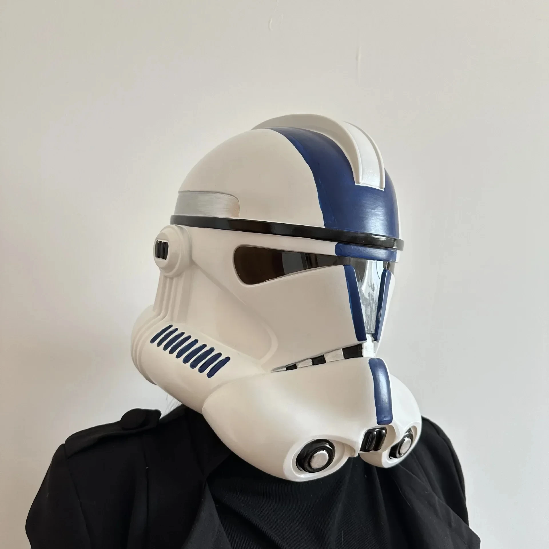 スター・ウォーズ　マンダロリアン　ヘルメットのみ　コスプレ　ハロウィーン Amazon.co.jp: UUMI マンダロリアンヘルメット SW ハロウィン