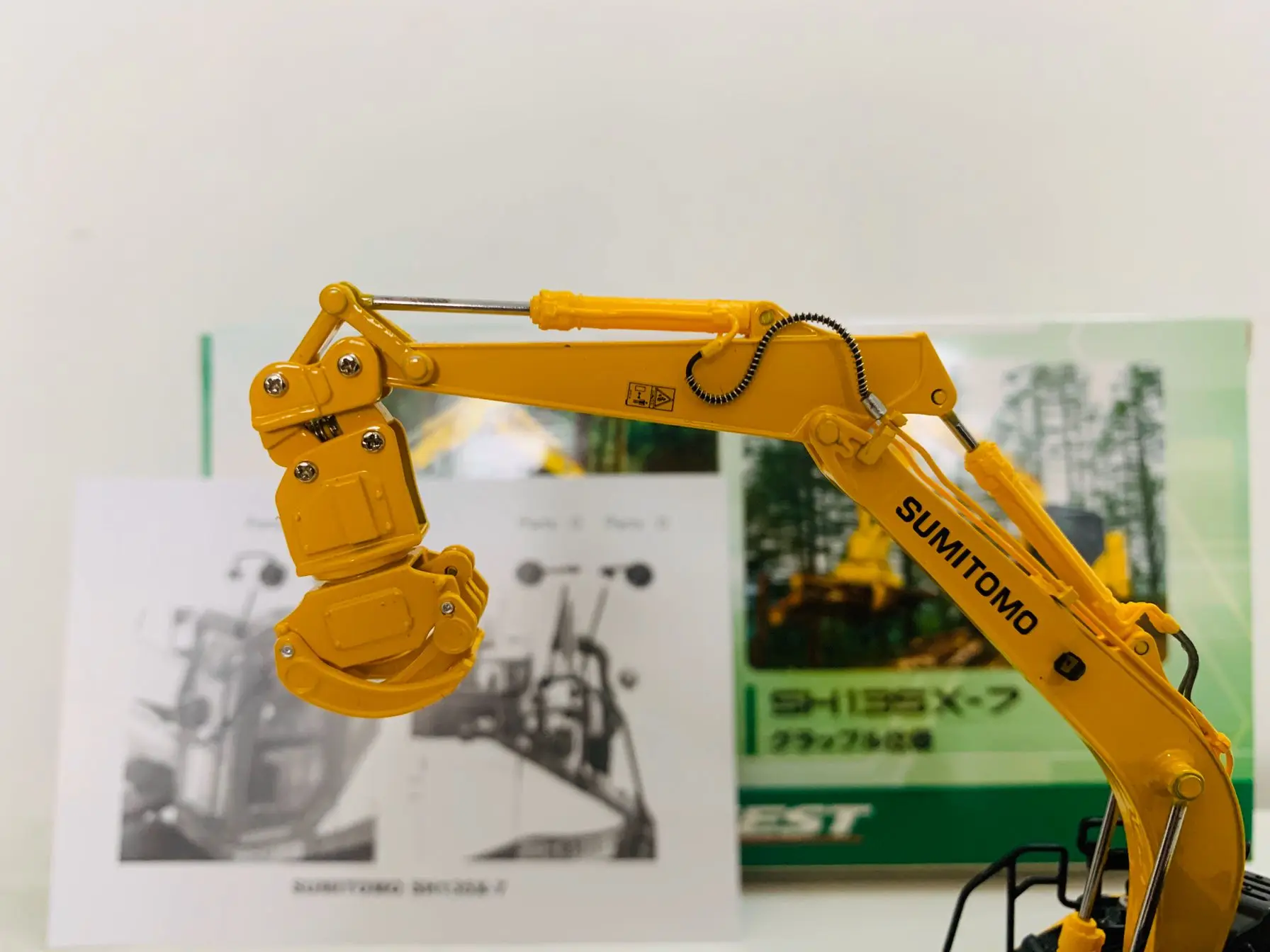 Modellino Escavatore DOOSAN DX800LC-9 Pressofuso Scala 1:50 – Veicolo Ingegneria