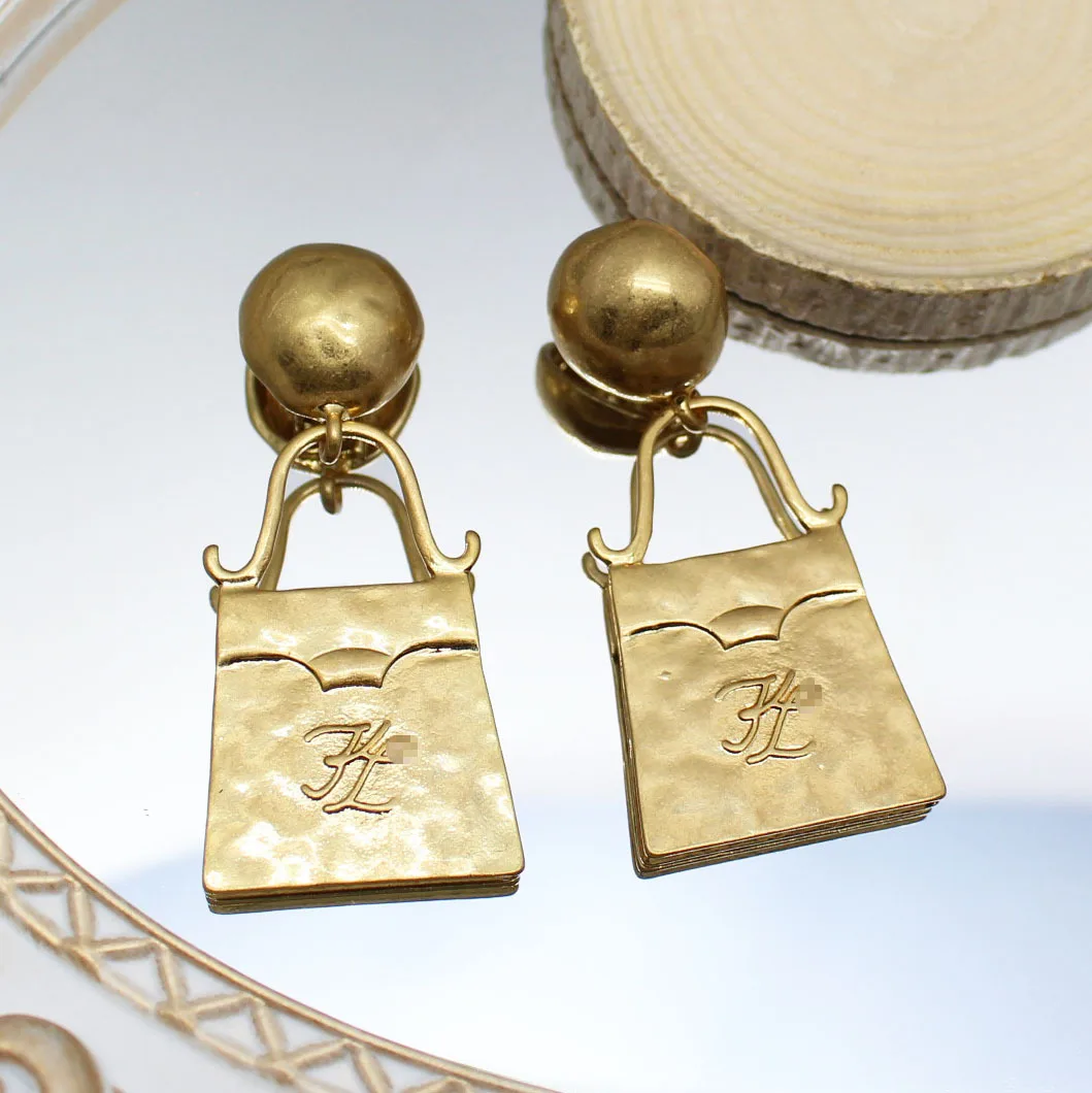 European and American exaggerated retro irregular geometric bag ear clip