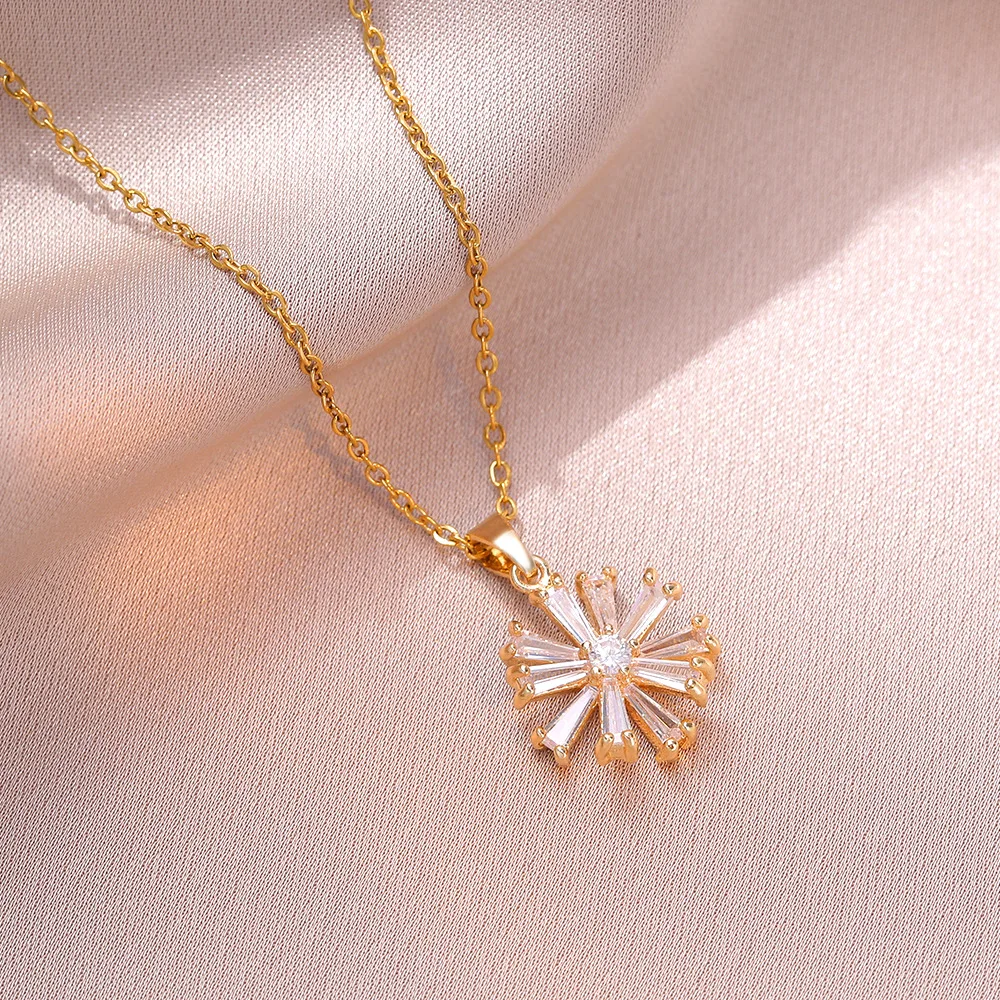 Fashion light luxury zircon flower necklace for women, pendant