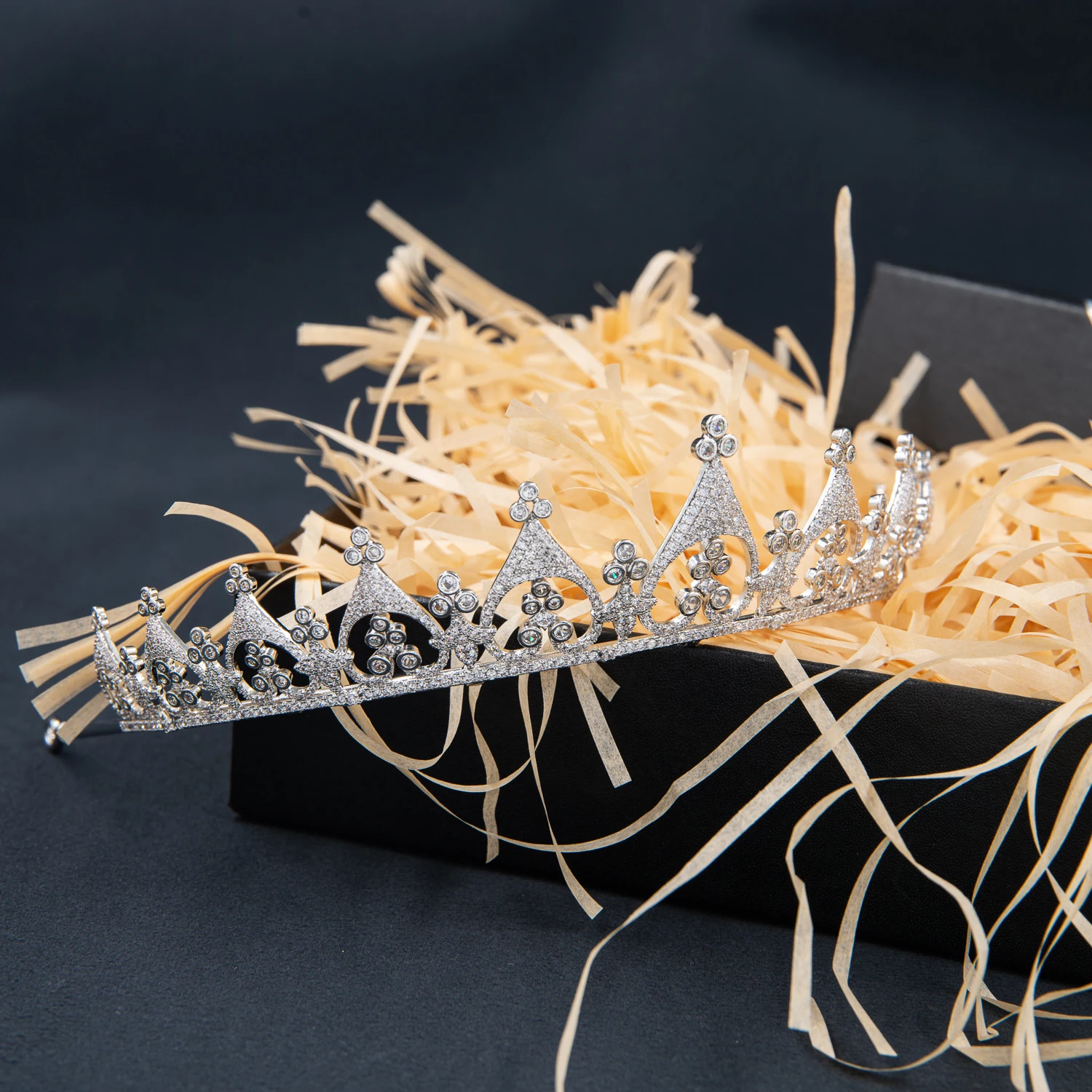 2022 New Wedding Tiara,Zirconia Tiaras Diadem for Bride,Prom,Party,Gatherings Hair Accessories for Women