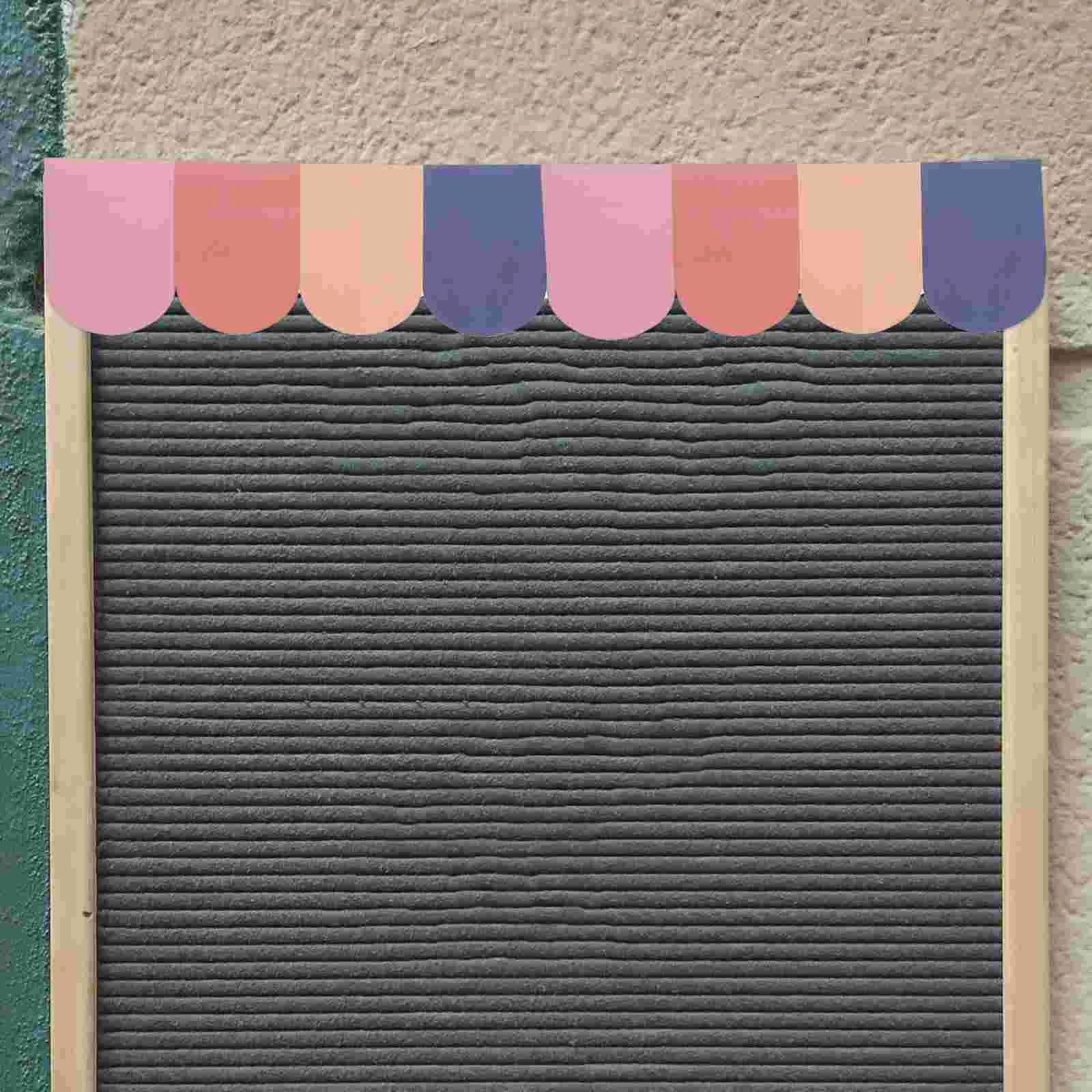 Рисунок 3 - 4 рулона, наклейки на доску