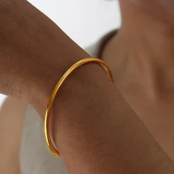 Elegant Gold Stainless Steel Women's Bracelet - Minimalist & Fashionable Jewelry Accessory - XL-67mm (Gold)
