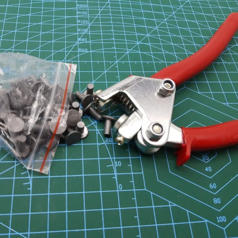 Plomb Edf YLSZHY Lot De 20 Blocs De Plomb De 10 Mm, 20 Fils De Fer à Double Brin De 10 Cm Pour Sceller Les Compteurs D'électricité, Compteurs D'eau, Joint De Plomb