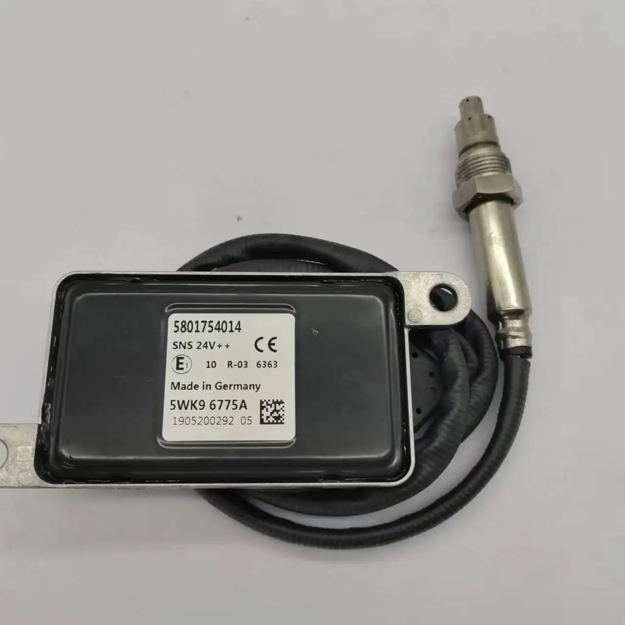 

5801754014 5WK96775A 5WK9 6775A NOx Sensor Oxygen Sensor for Nox sensor Iveco 5801754014