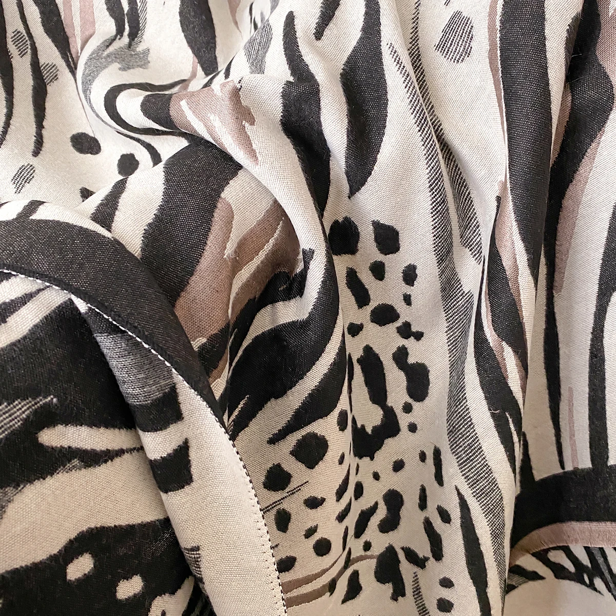 2025 Elegant Ladies' Jacquard Pashmina Winter Thick Warmth Double Sided Tassel The Shawl Coldproof Windproof Blanket Scarf