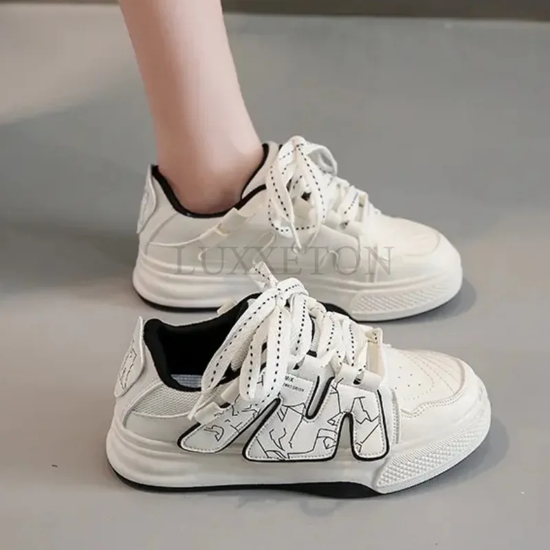 

Hello Kitty Winter Women 'S Shoes kuroumi Stitching Letter Shoes Bread Skateboard Fashion Casual Shoes